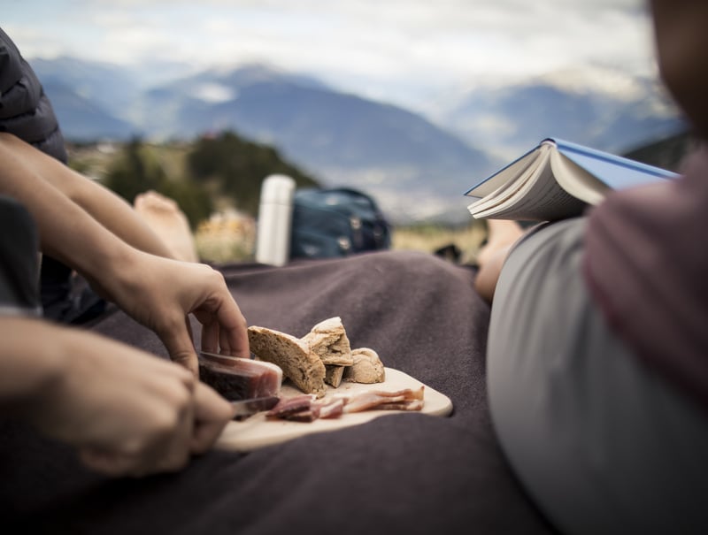 PICNIC TIME=RELAX TIME