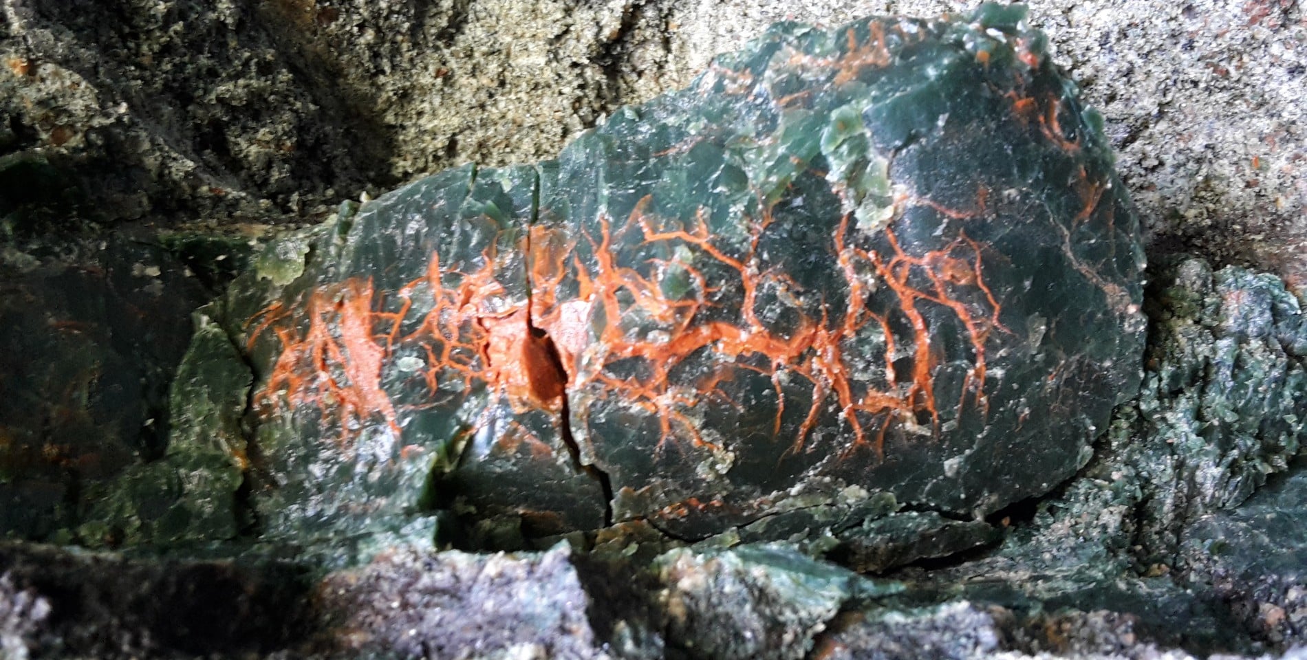 Meranite -<br>Merano ha una sua pietra