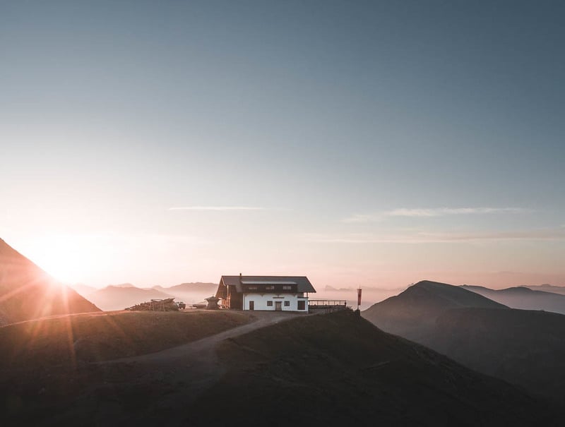 SUNDOWNER <br> MIT LIVE-MUSIK