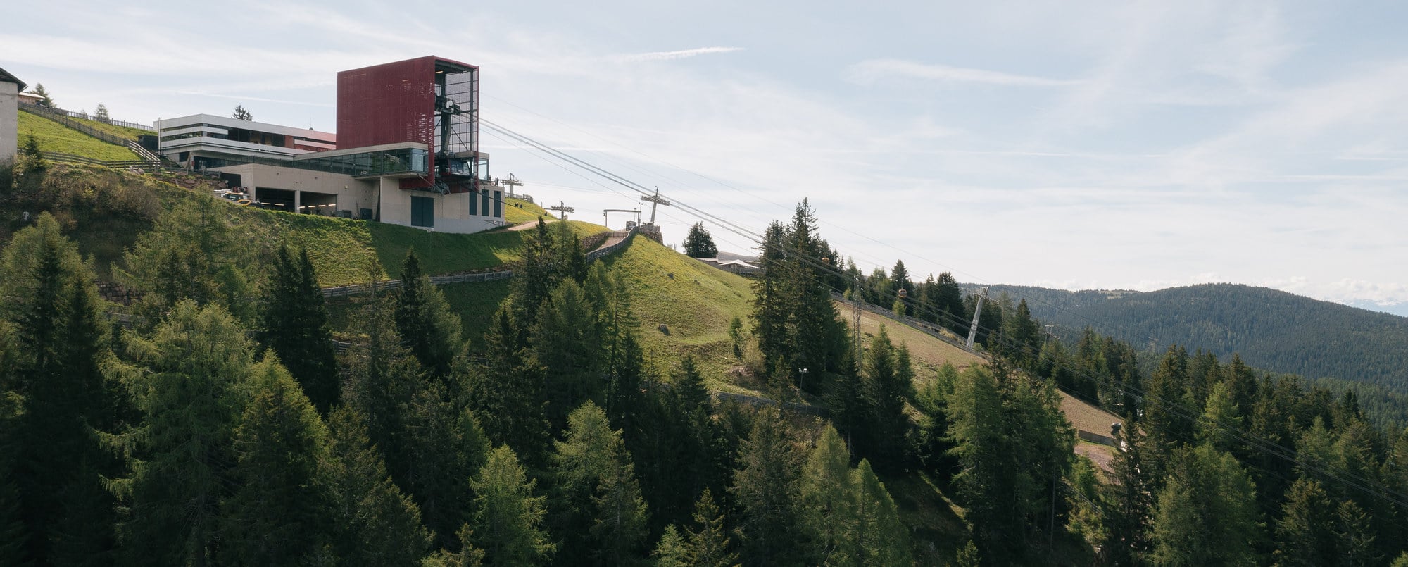 OPENING <br> SOMMER 2025