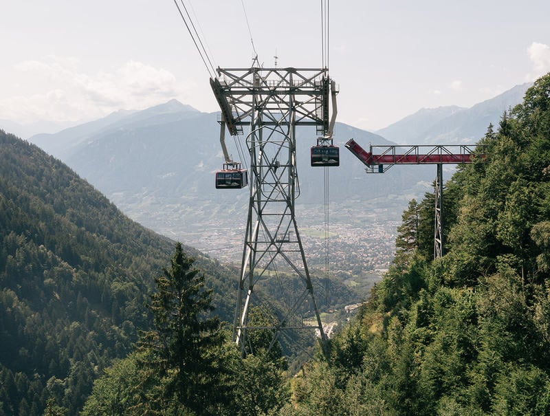 LINIE 232 SCHENNA - TRAUTTMANSDORFF/MERAN 2000